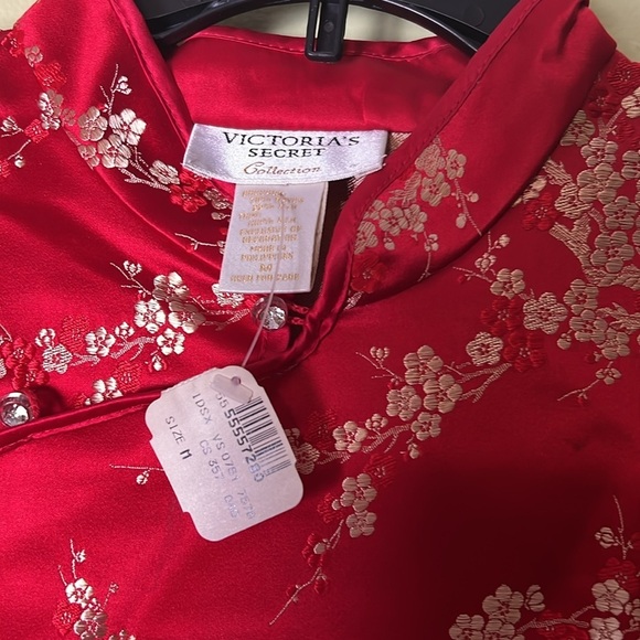 Victoria’s Secret Elegant Red Floral ,feminine, Oriental, Cheongsam Dress. - Picture 7 of 8